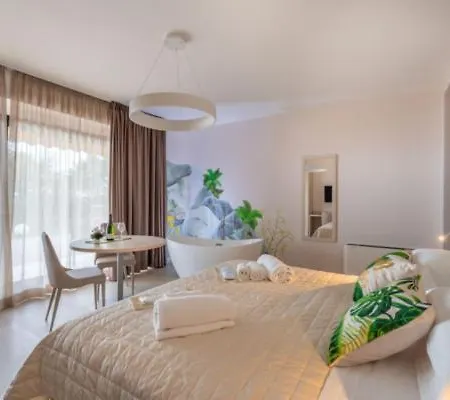 Lejlighedshotel Lo Scoiattolo 3*